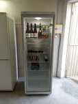 Frigorífico vertical com porta de vidro