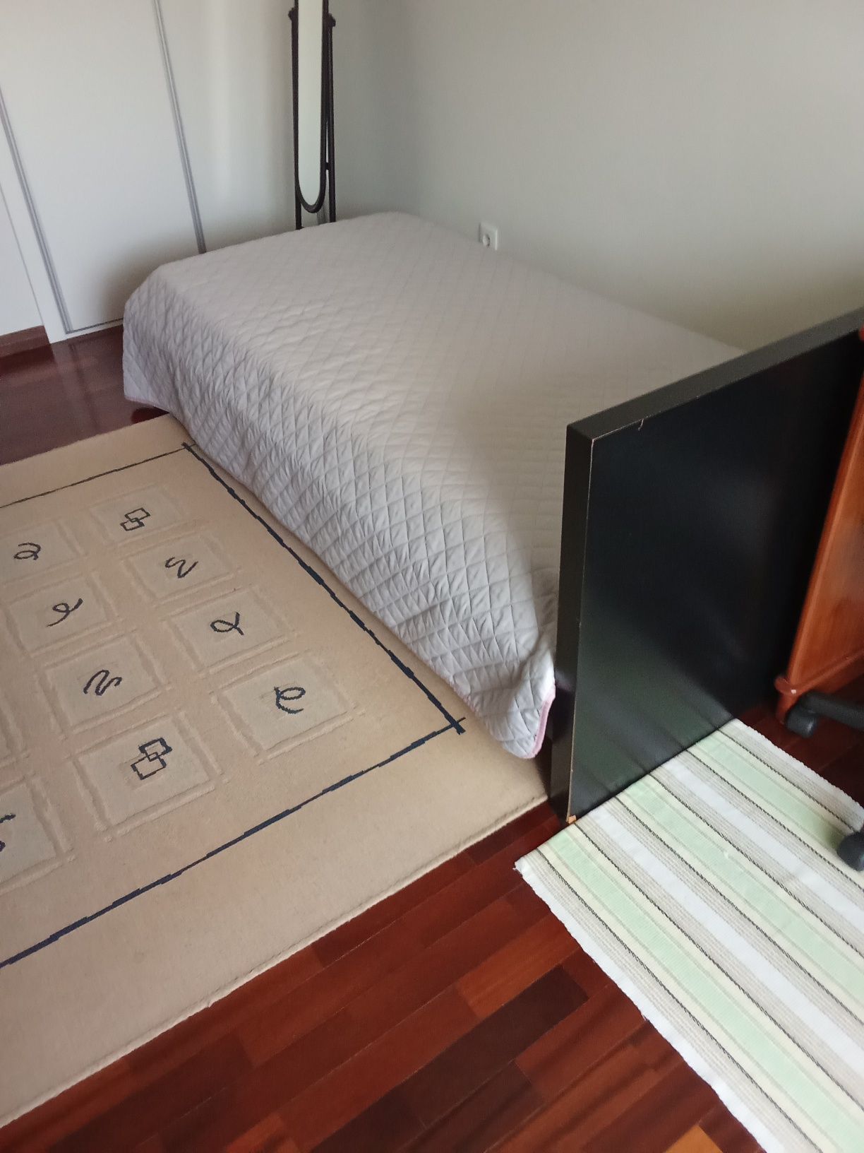 Cama de solteiro + colchão