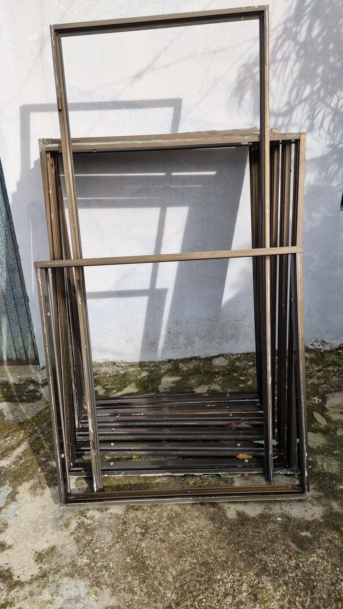 Vendo caixilharia completa
