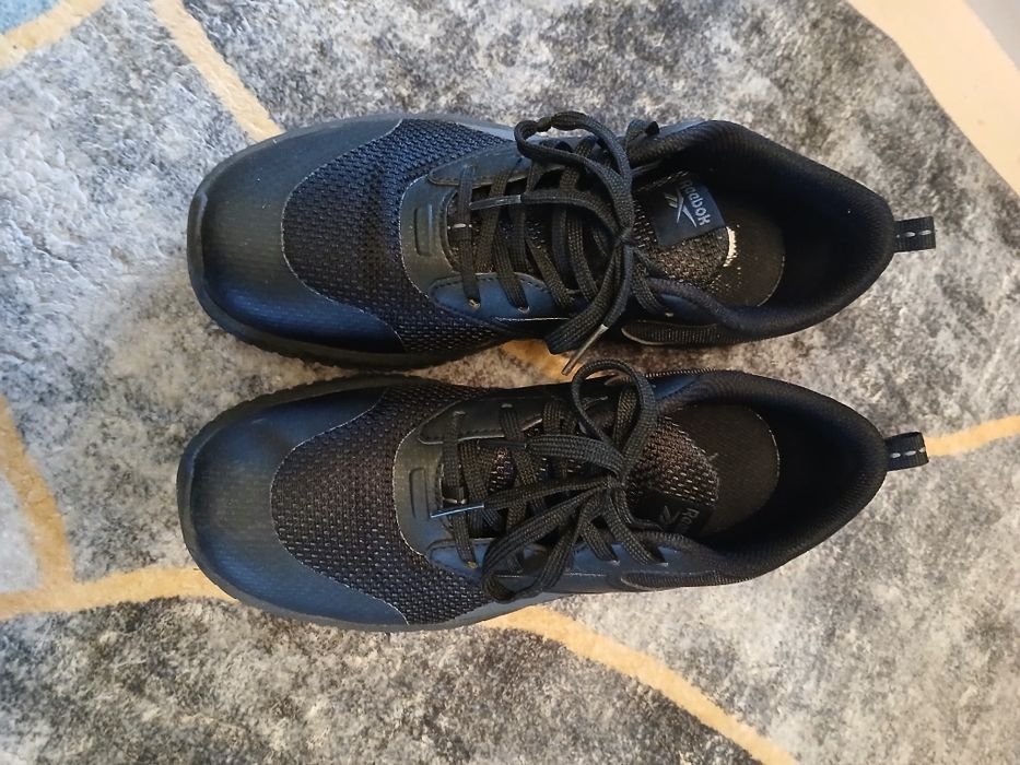 Czarne buty Rebook rozmiar 4,5