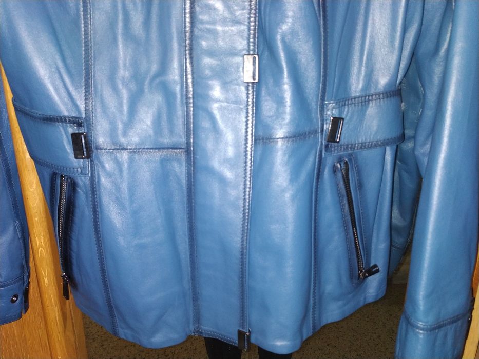 Кожаная женская куртка 50 размер