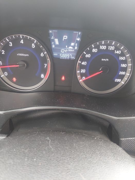 Продам hyundai accent 1,6i a/t 2013