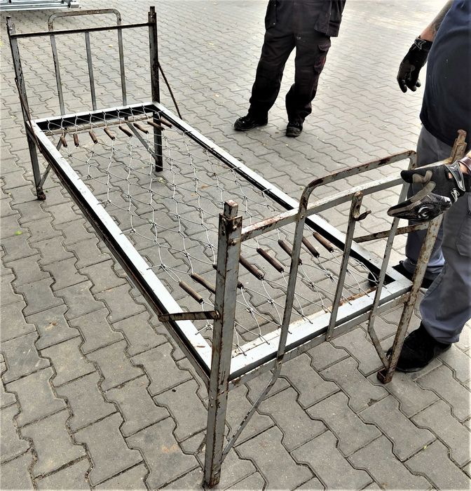 Łóżko metalowe wojskowe koszarowe