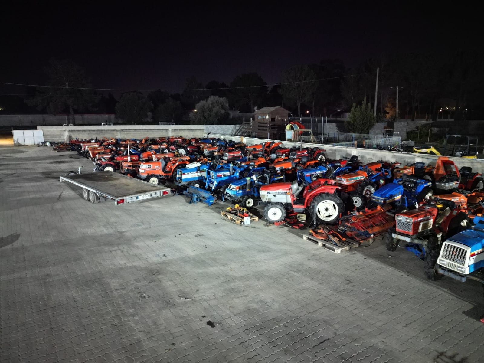 ATENÇÃO. KUBOTA +300 Stock
