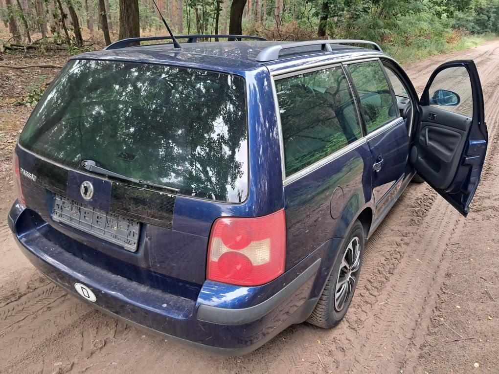 VW Passat B5 1.6 2004r sprowadzony