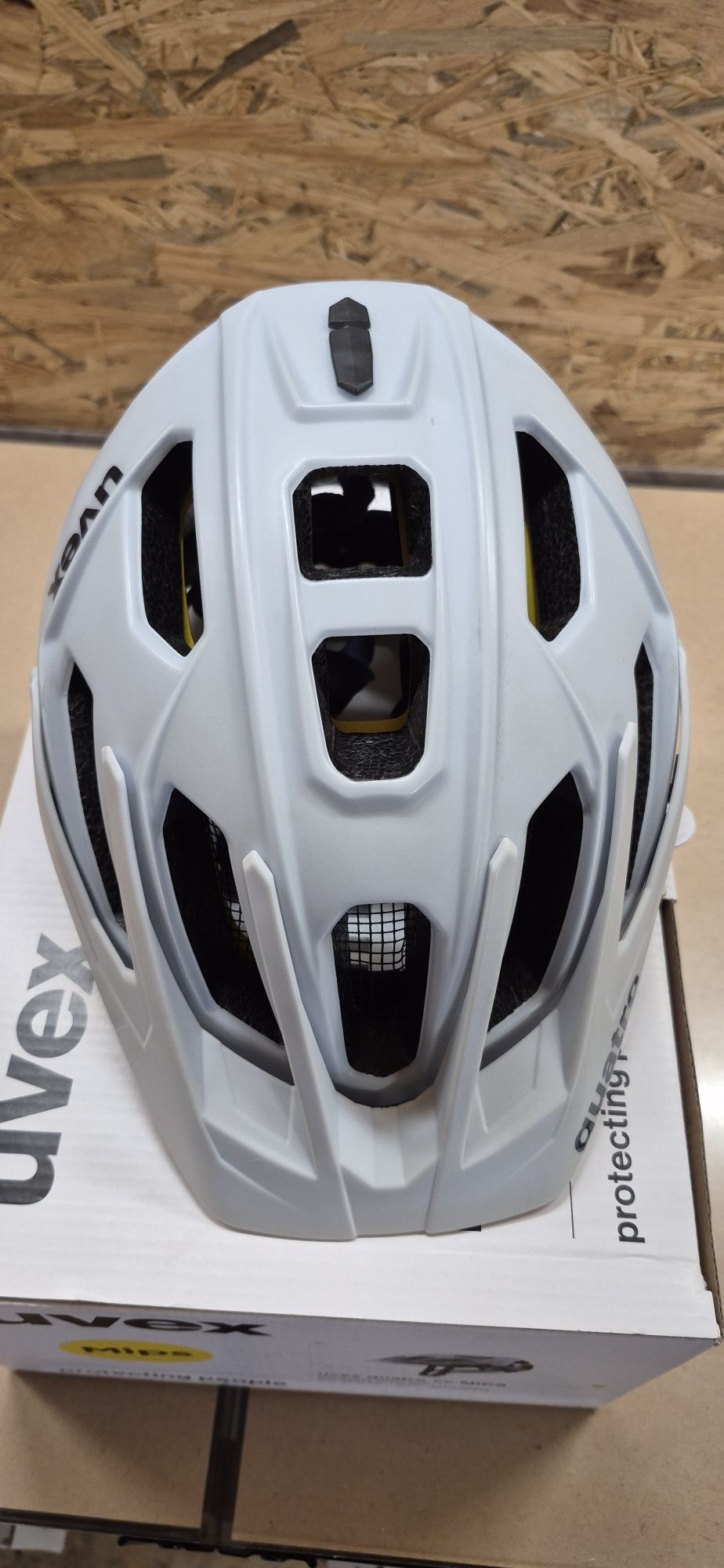 Kask Uvex Quatro cc Mips. Rozmiar 52-57cm.