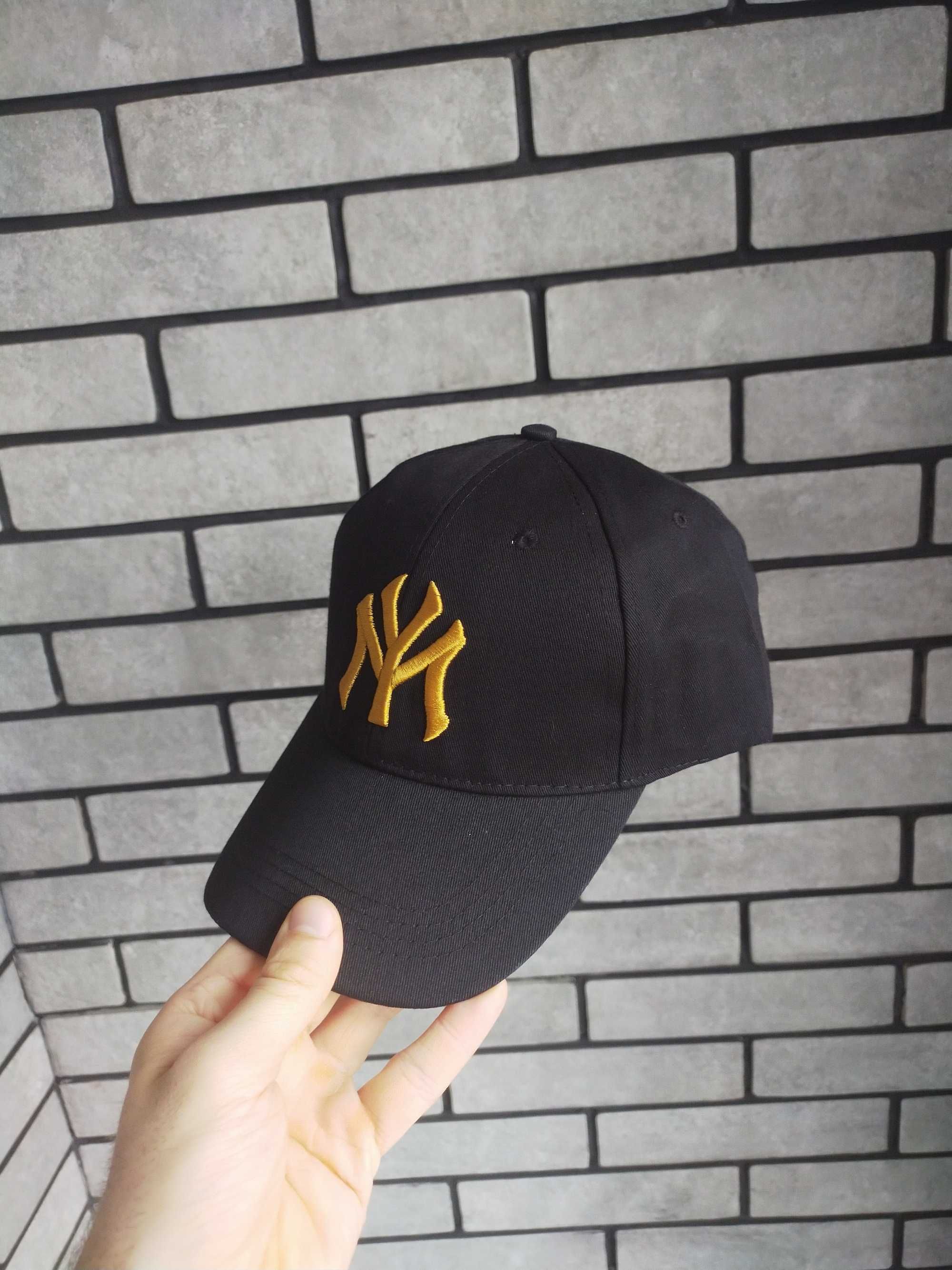 Нові кепки з лого New York Yankees (ТІЛЬКИ ОПТ)