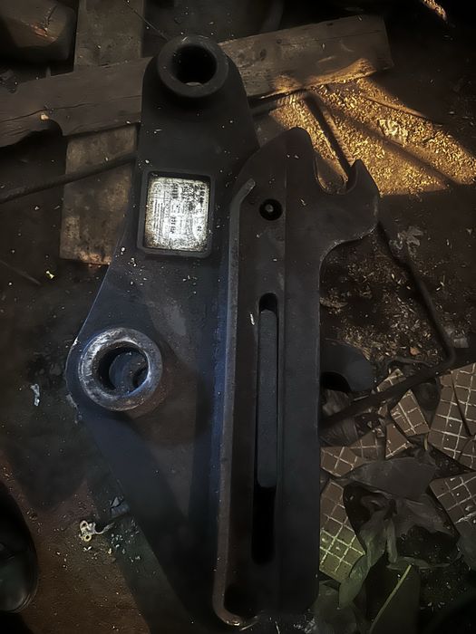 Швидкознімач JCB