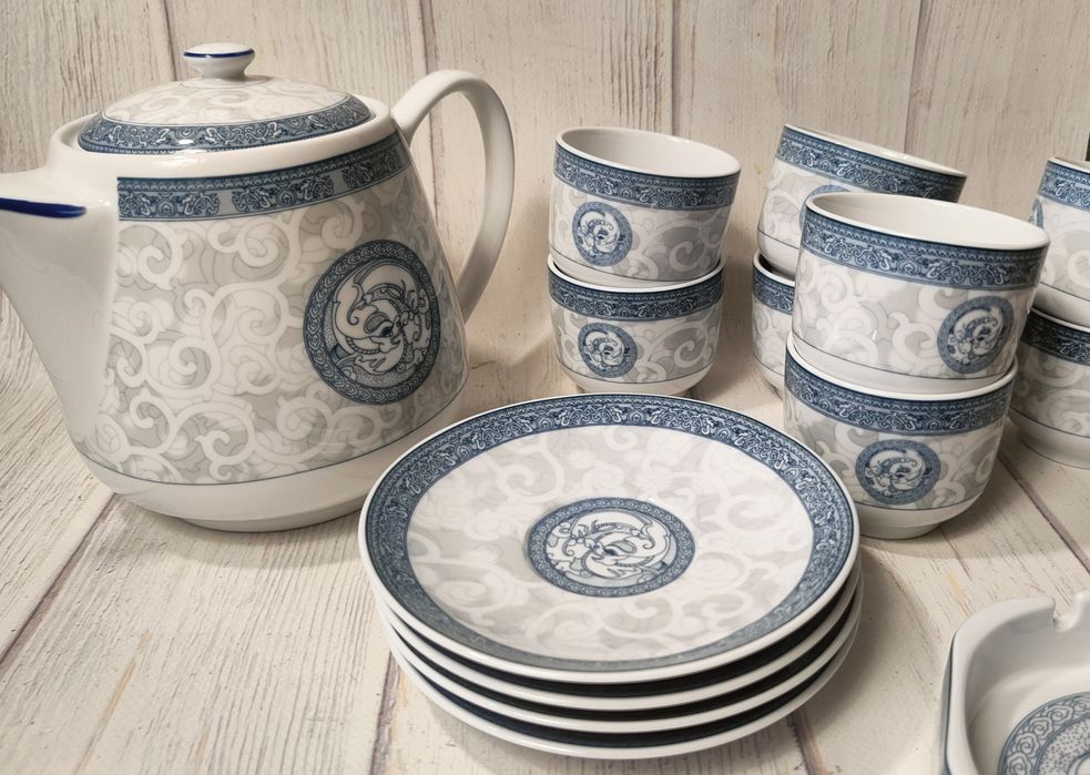 Порцеляновий чайний набір