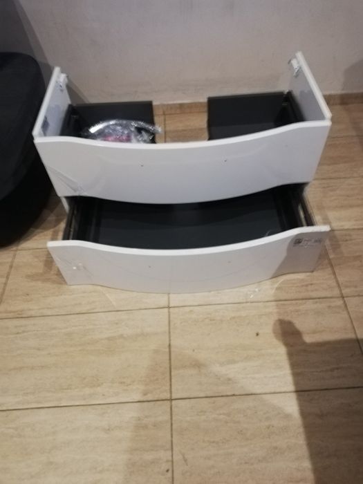 Szafka łazienkowa wisząca pelipal biała