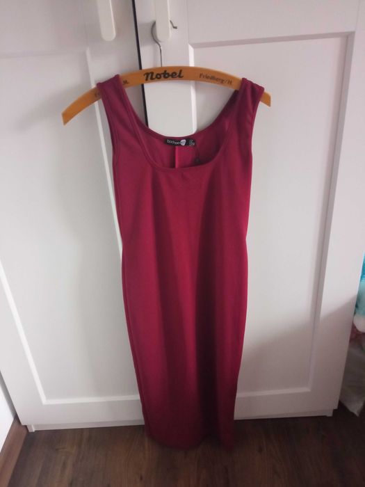 Bordowa sukienka MIDI s