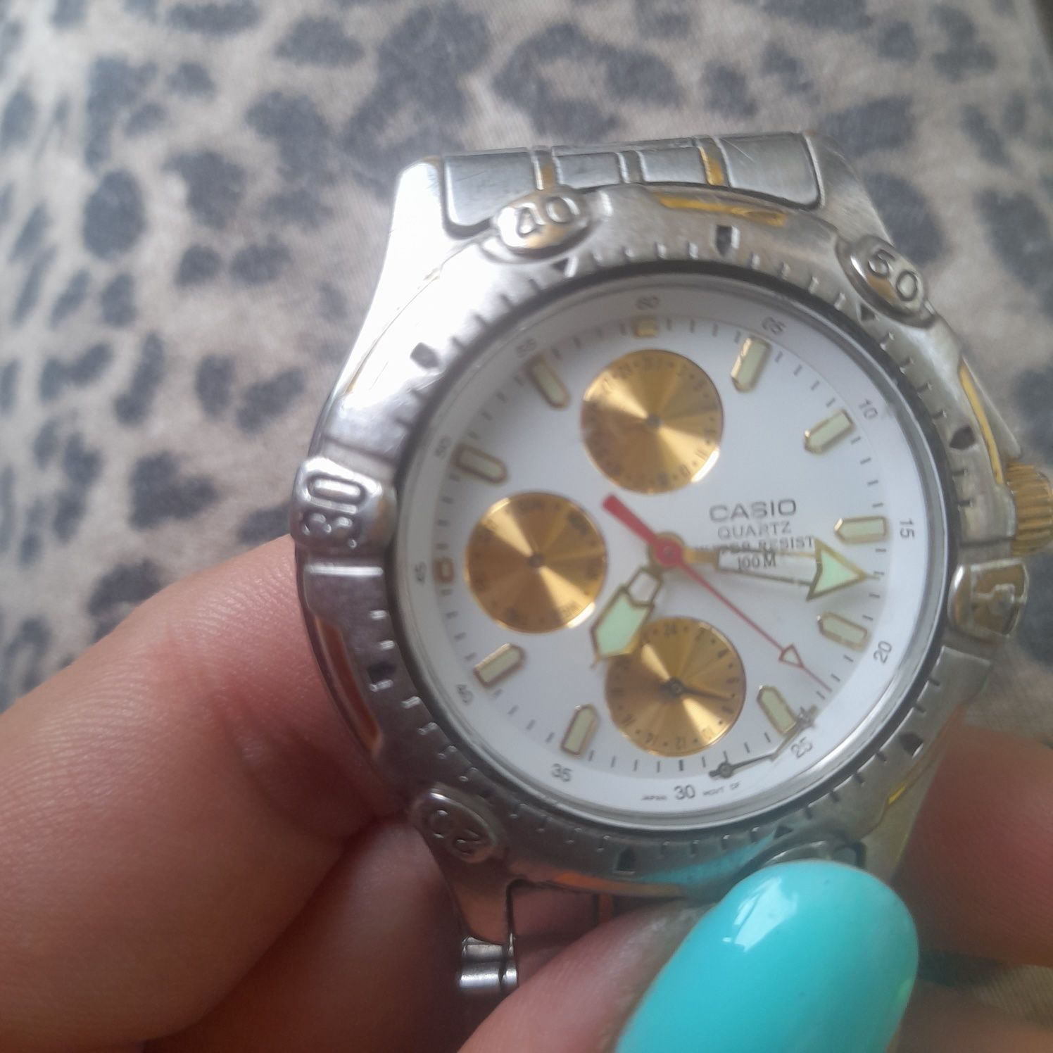 Продам наручний годинник casio