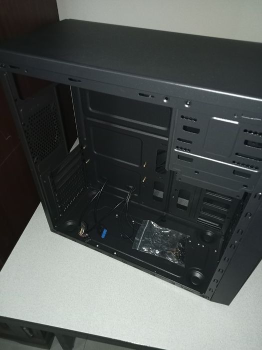 Caixa PC Nox Coolbay RX como nova