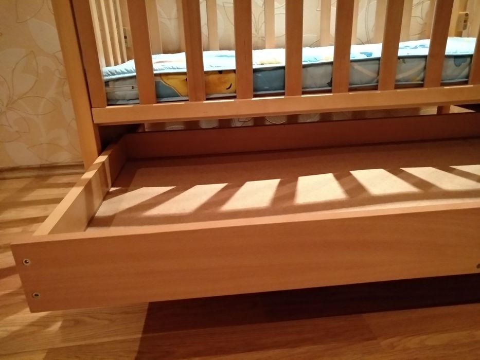 Продам детскую кроватку