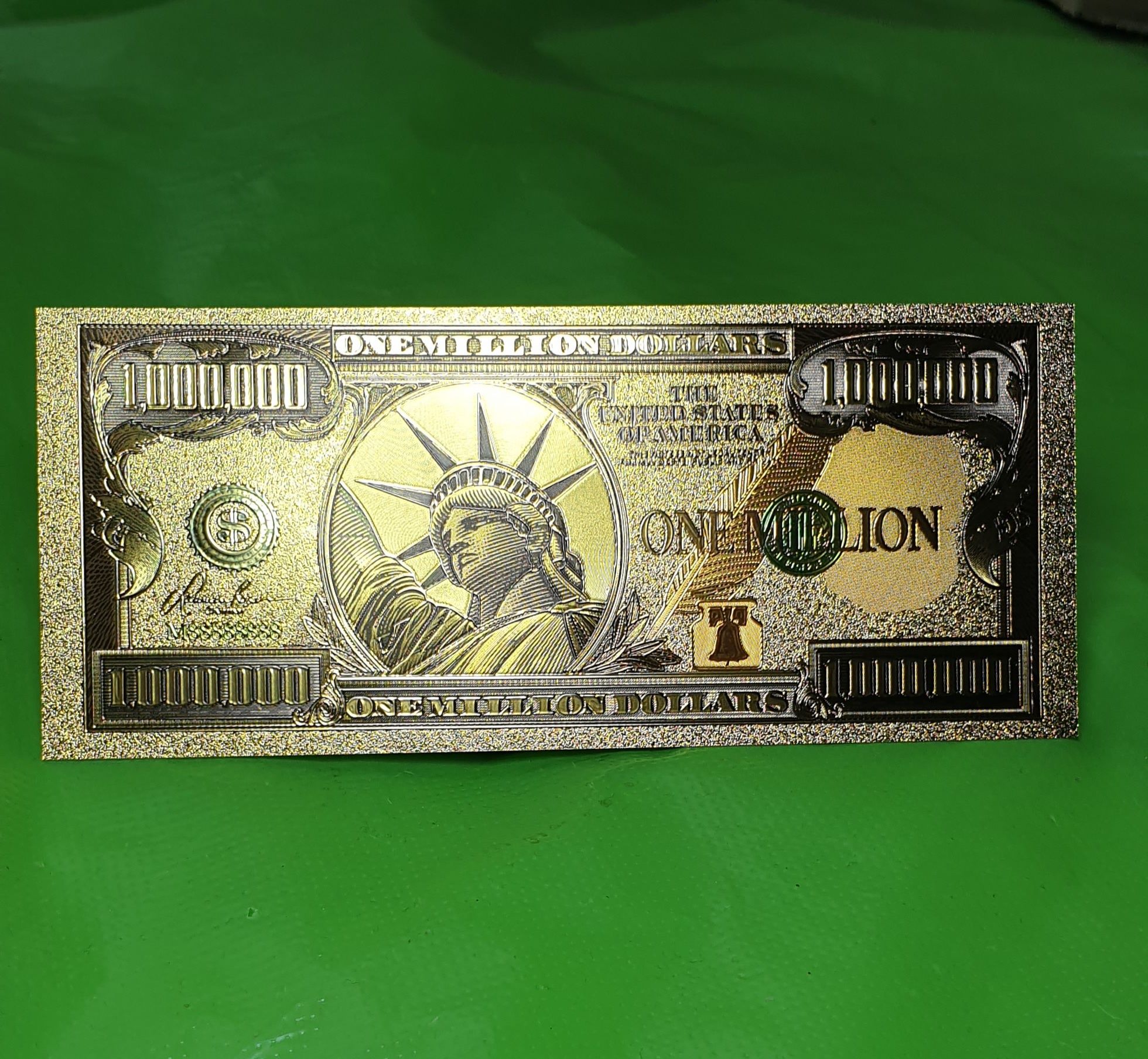 Сувенирная "золотая" банкнота 1 миллион долларов США купюра подарок