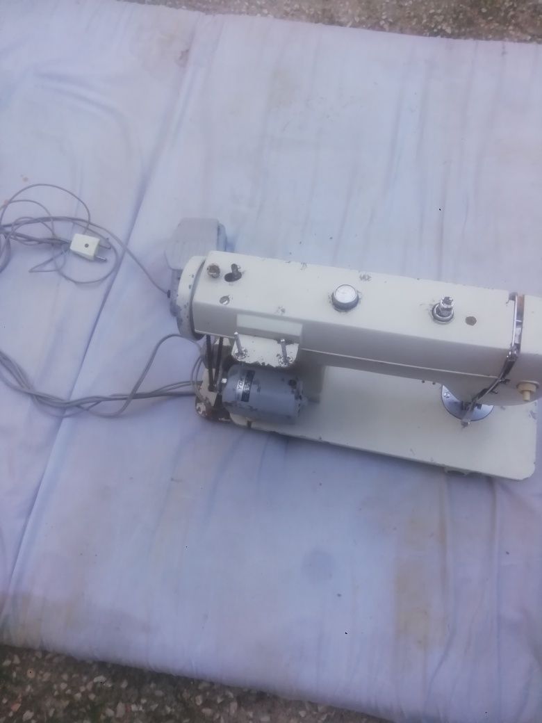 Máquina de custura