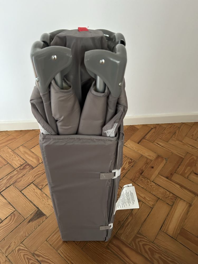 Berço cama de viagem Zippy com nível intermédio oferta colchão