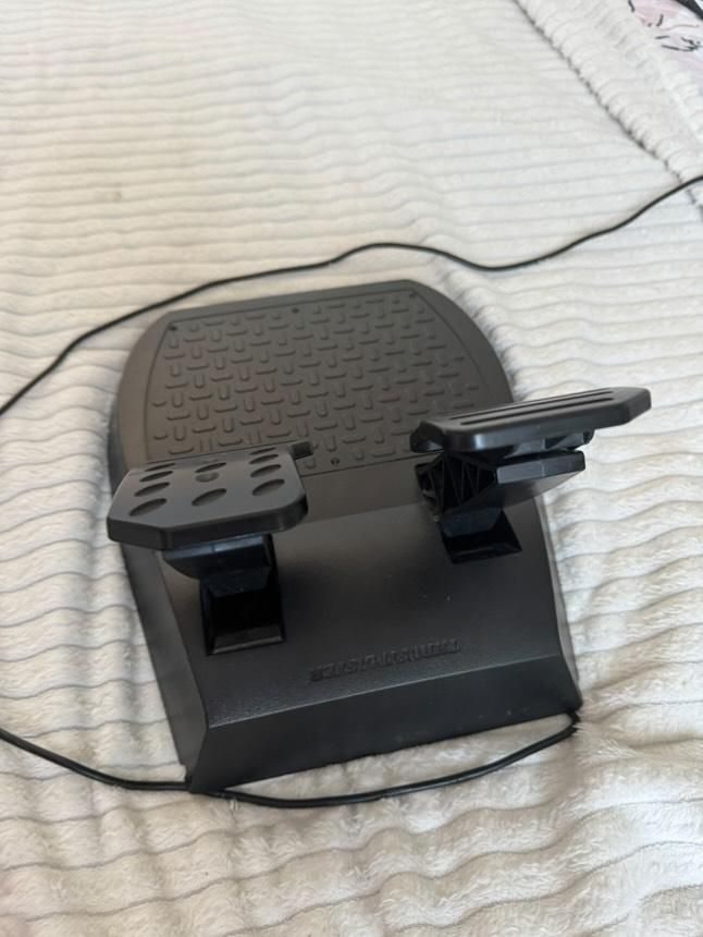 Volante thrustmaster t150 special edition