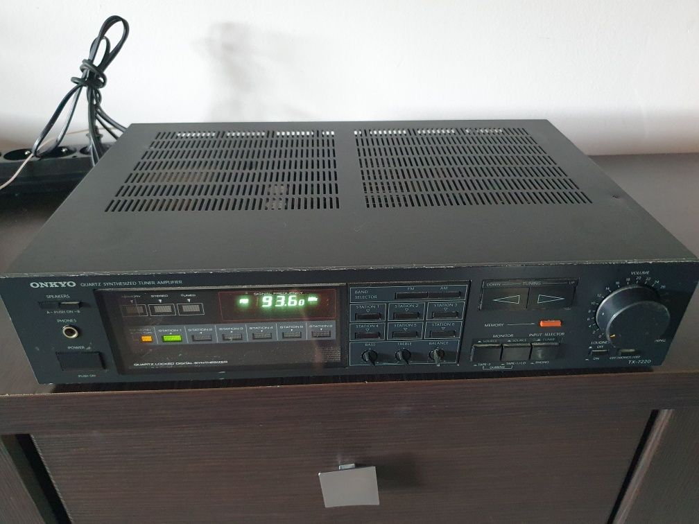 Amplituner Onkyo TX-7220