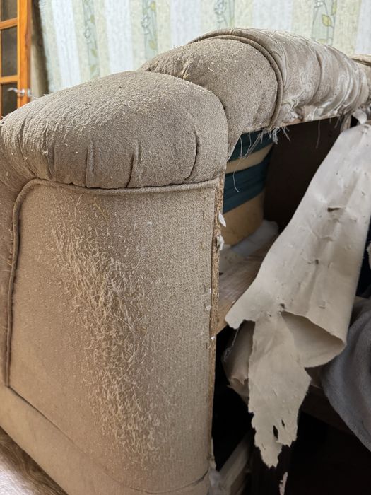 Продам угловой диван, в нормальном состоянии , есть следы эксплатации