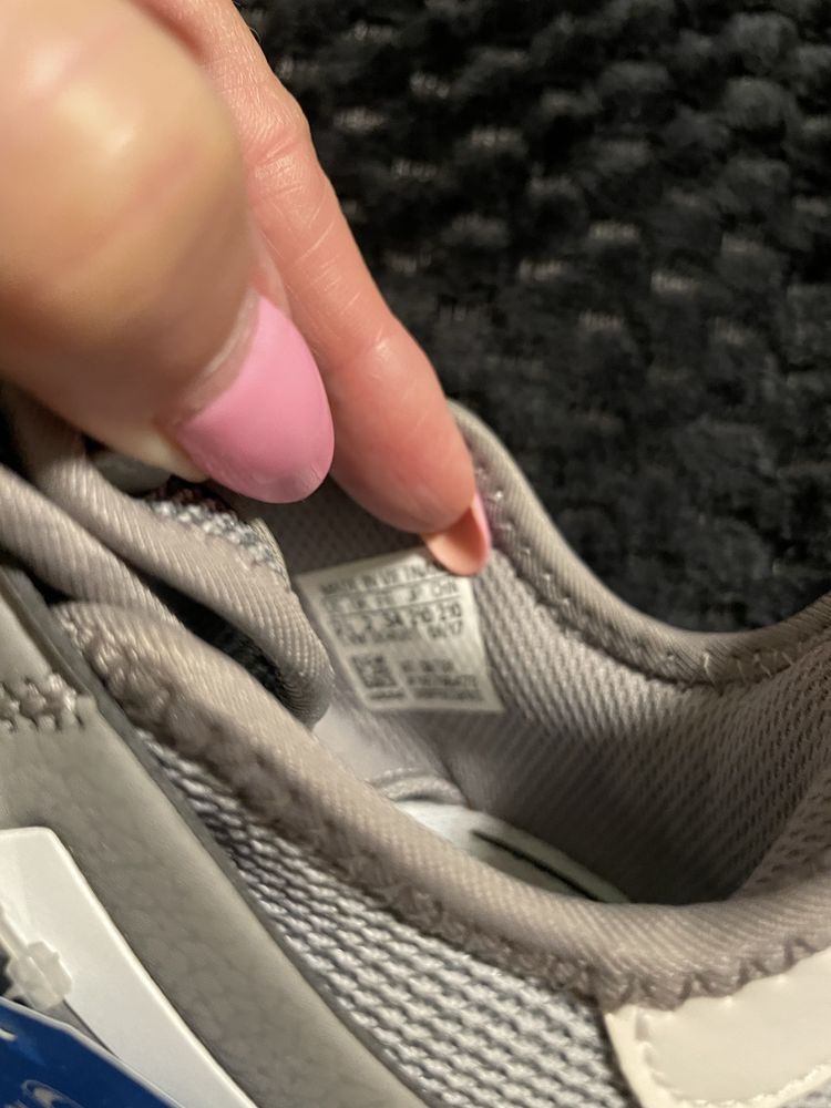 Adidas buty sportowe Nowe 34