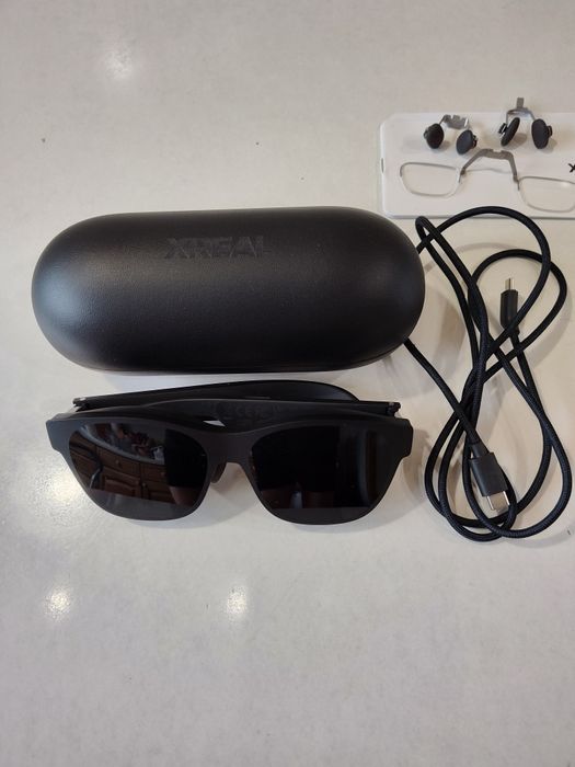 Окуляри віртуальної реальності XREAL Air 2