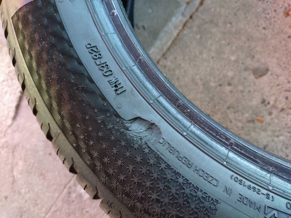 Opony Continental All Season Contact 205/55 R17  V XL (50/23) 2szt.