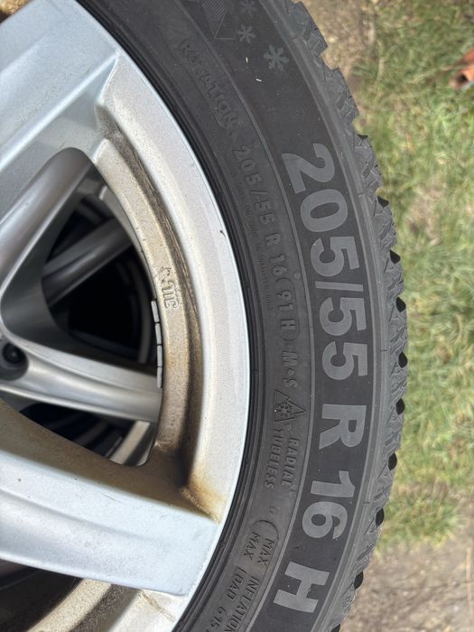 Зимова резина гума колеса  205/55 R16 semperit комплект