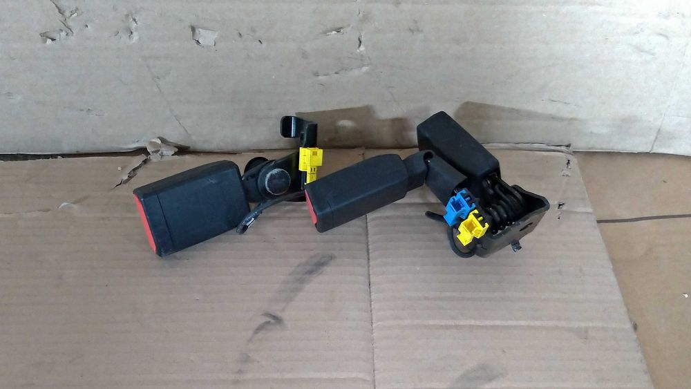 Pré-tensor, fecho sinto de segurança Mercedes-Benz Classe-A (W176).