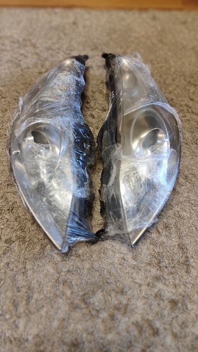 Фари Peugeot 407 оригинал.