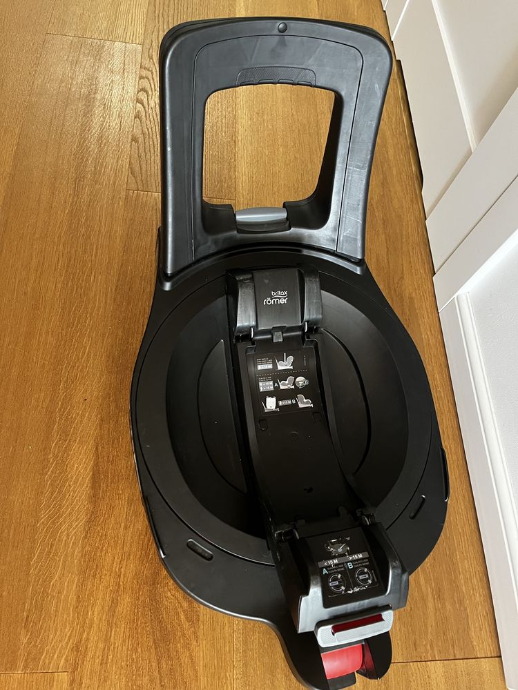 Fotelik z bazą Britax Romer Baby Safe Pro