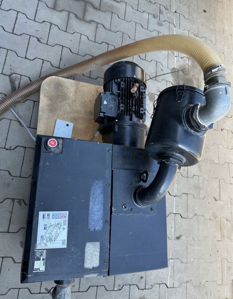 Pompa próżniowa Becker U4.190 SA/K CNC 184/200 m3/h 3 mbar