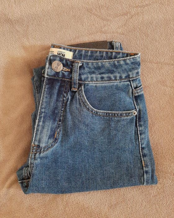 Сині джинси моми Mom