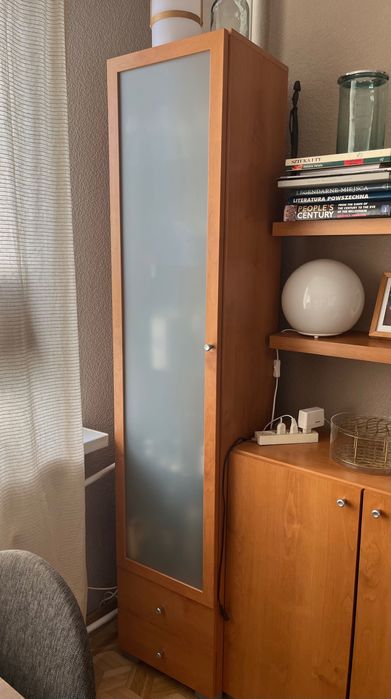 Wysoka witryna olcha