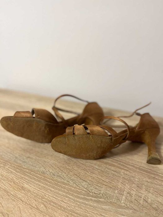 Жіночі бальні туфлі латина