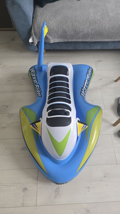 Skuter wodny zabawka dmuchana do wody