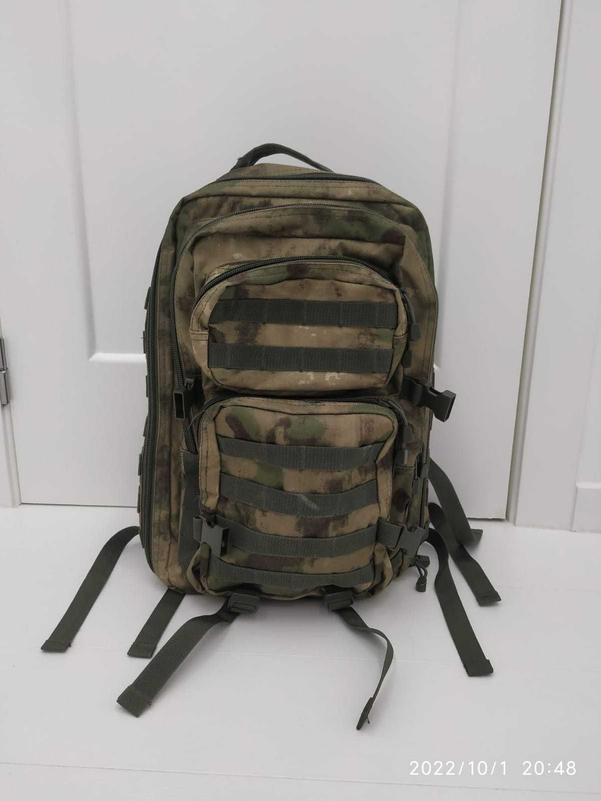 Mochila mil-tec camuflada