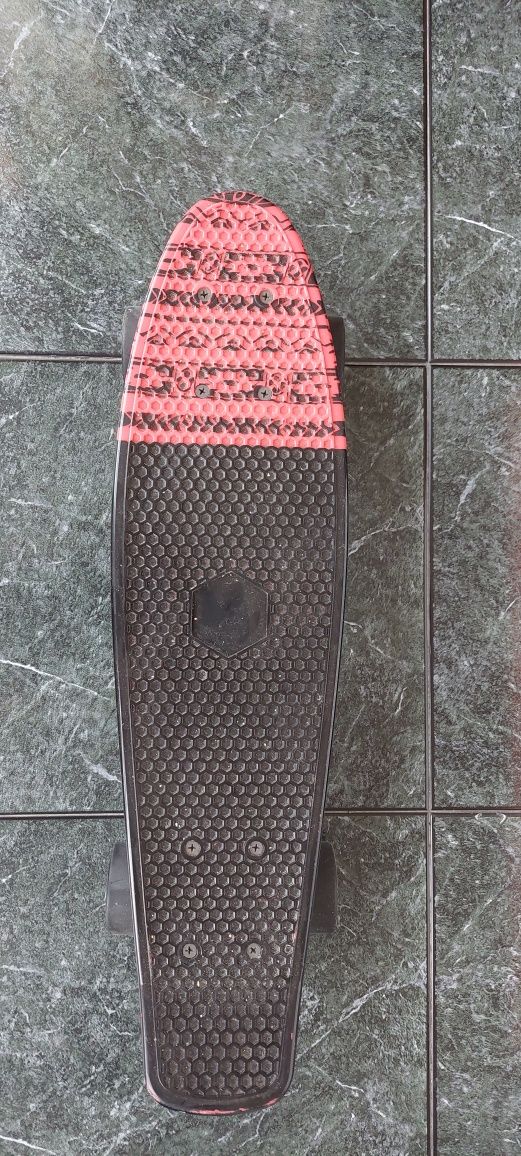 URGENTE-Skateboard vermelho/preto