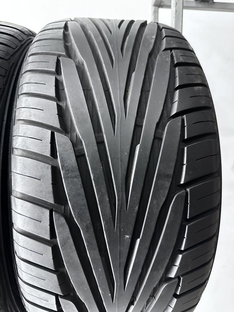 2шт бу літо 245/40/R17 7,5мм Uniroyal Rain Sport 2