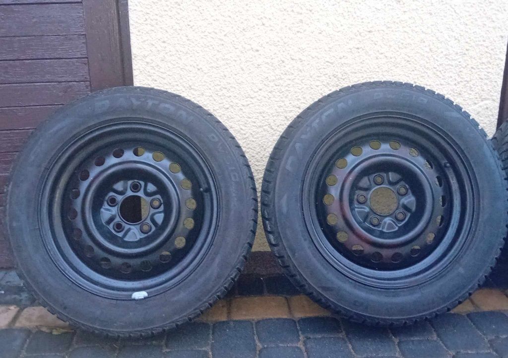 Sprzedam felgi stalowe z oponami zimowymi R16 5 x 115