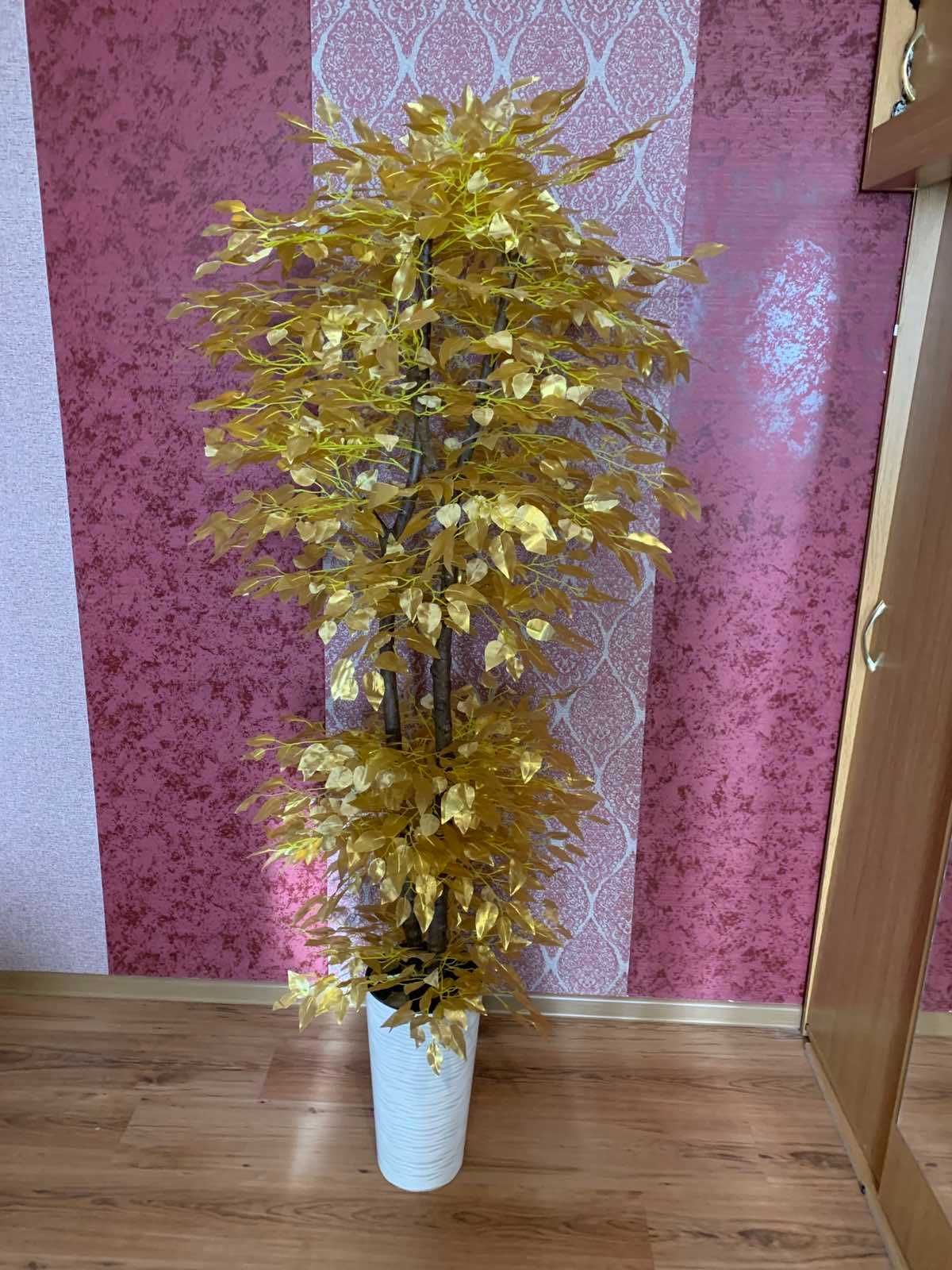 Золотое искусственное дерево