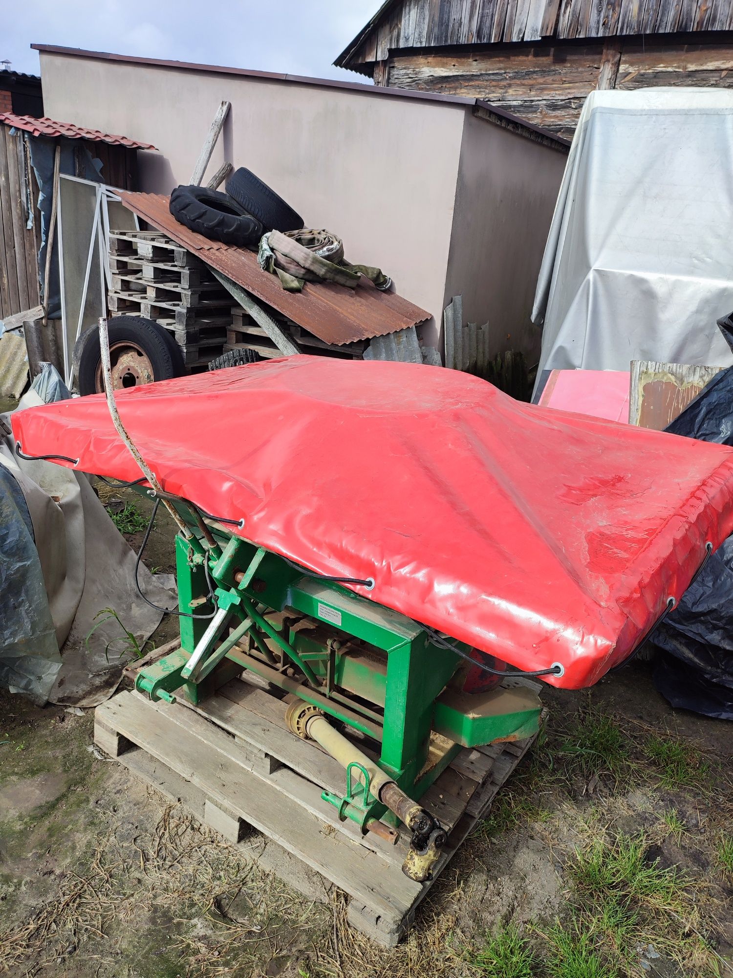Rozsiewacz ROTINA 600 L