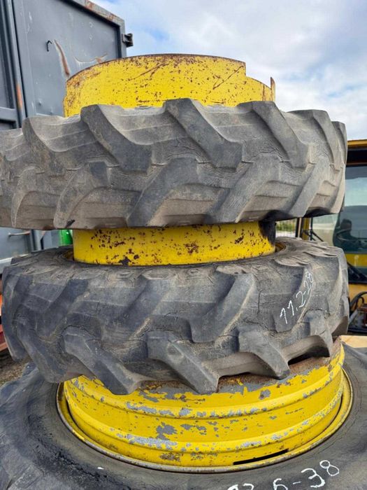 Koła blizniacze przod i tyl -3 tys caly komplet