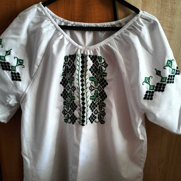 Вишиванка жіноча