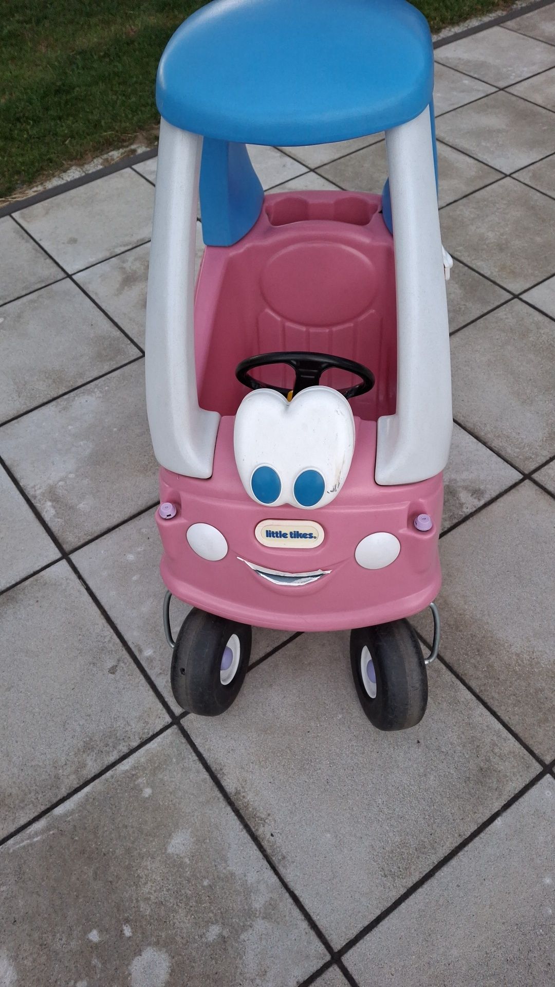 Jeździk Little Tikes 614798 WYJMOWANA PODŁOGA autko plus przyczepka