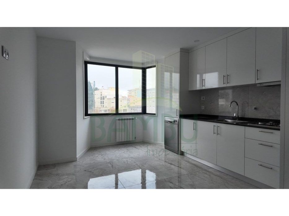 Apartamento T3 para venda novo no centro de Valença