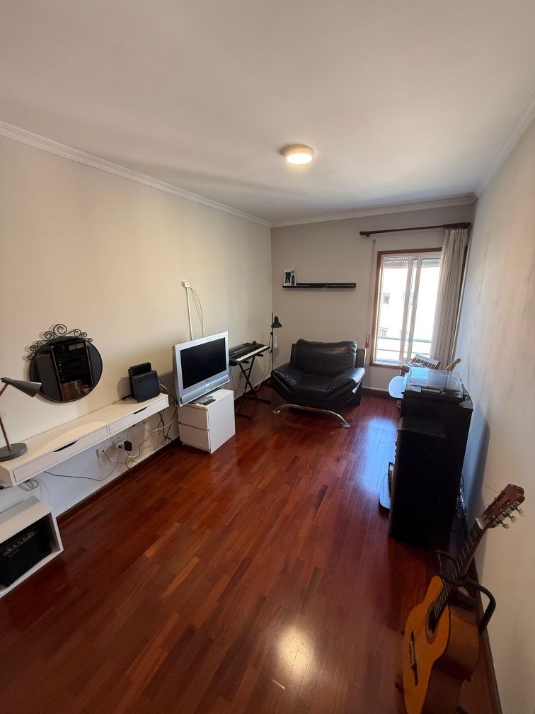 T2+1 na Rechousa com Lugar de Garagem e Arrumos