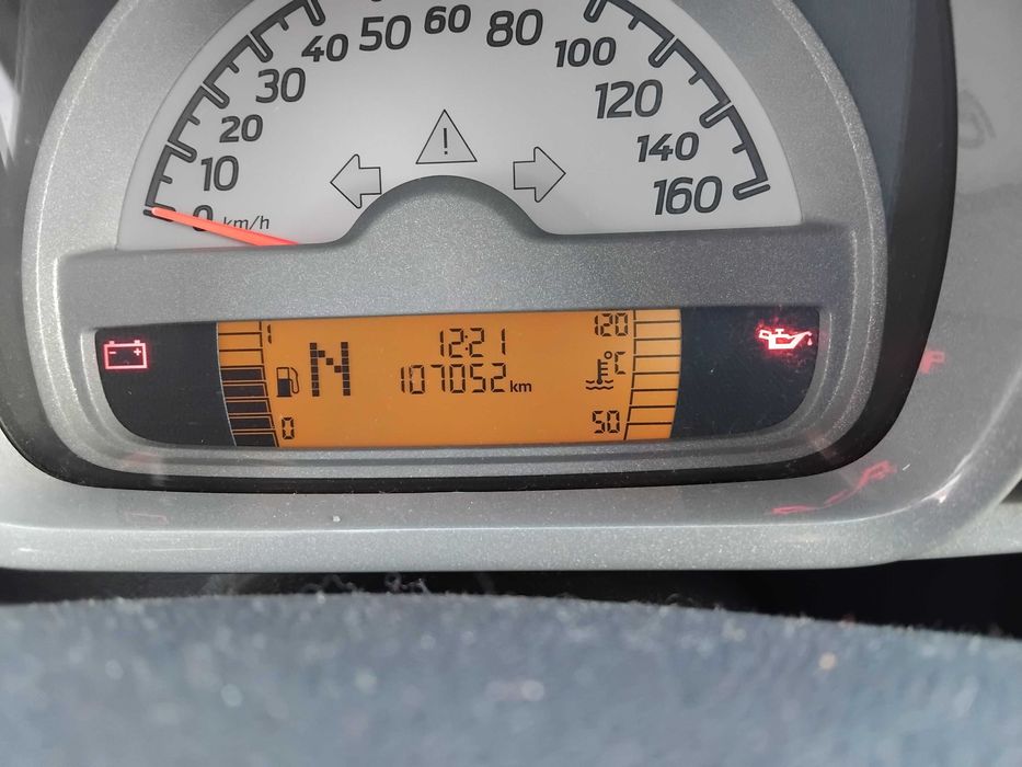 Carro de garagem em muito bom estado carro de garagem