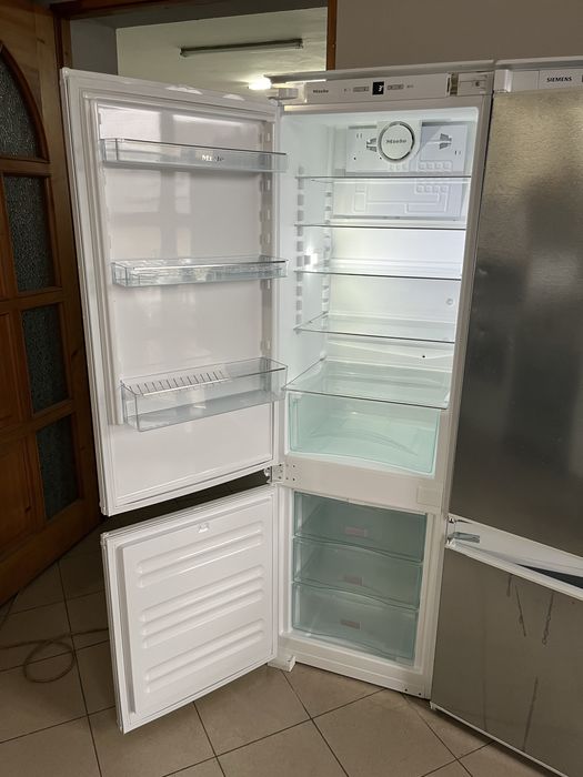 Холодильник вбудований Miele KDN 37132 iD