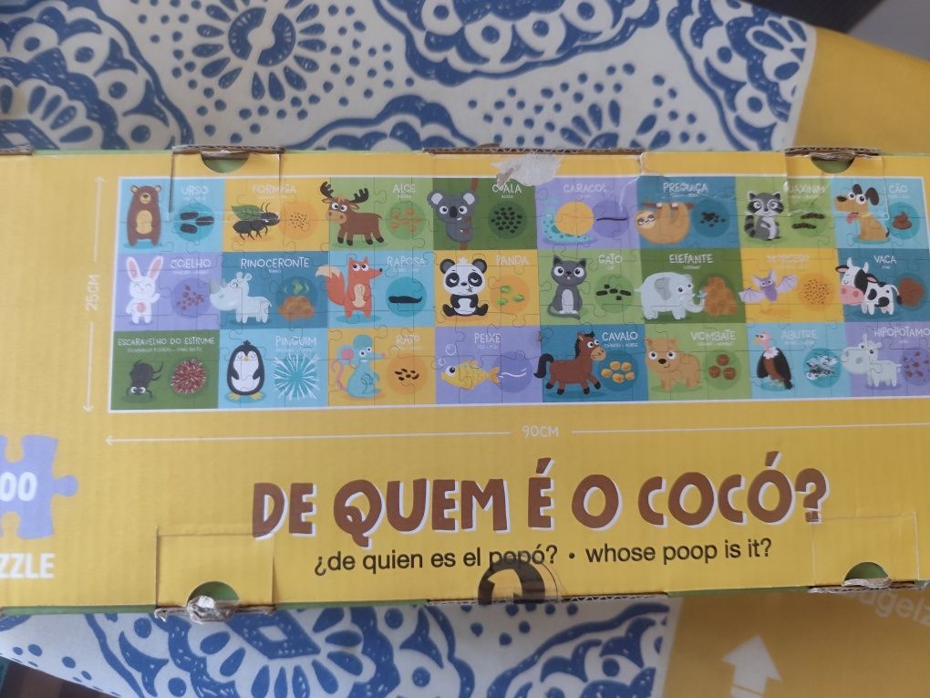 Vários puzzles infantis